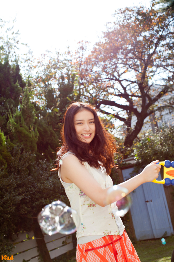 [Bomb.TV] Numéro de février 2012 Takei Saki Emi Takei