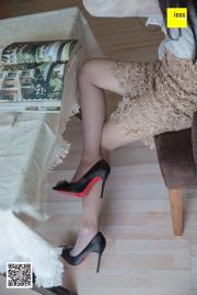 Wen Xin "Big Bears Like Grey Silk" [Issing to IESS] Sixiangjia 301 Beautiful Legs and Feet