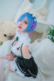 Net Red Coser Erzo Nisa "แม่บ้านของ Rem"