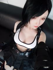 [網紅模特Coser] 一小央澤 《蒂法公式裝》