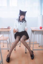 人氣美女Coser黑川 《獒犬制服》